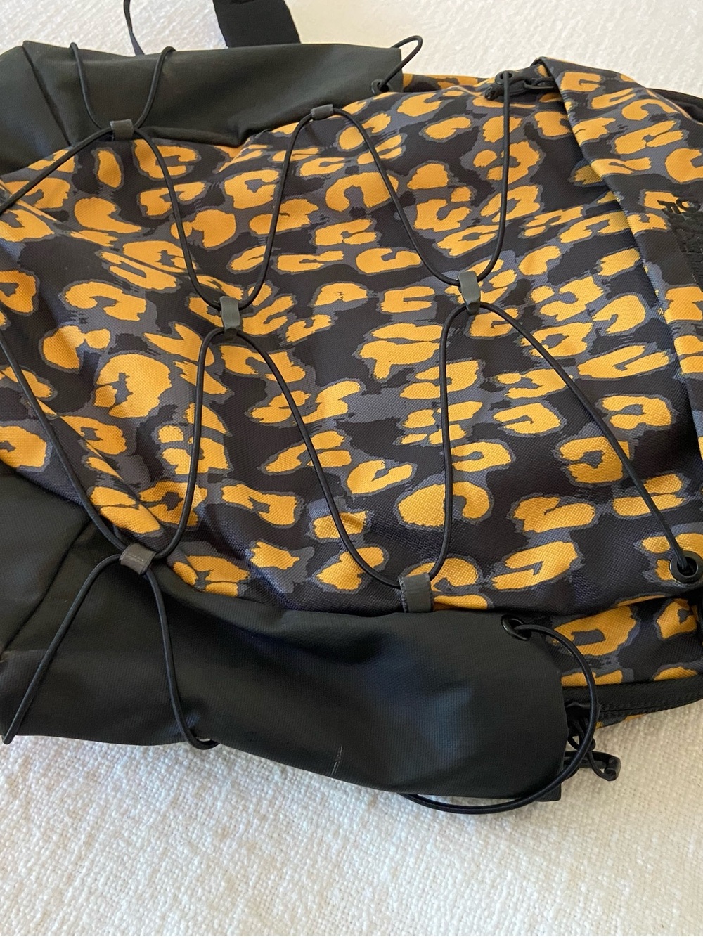 The North Face Borealis Cheetah Print Black & Gold Backpack Unisex 27L - Picture 3 of 16
